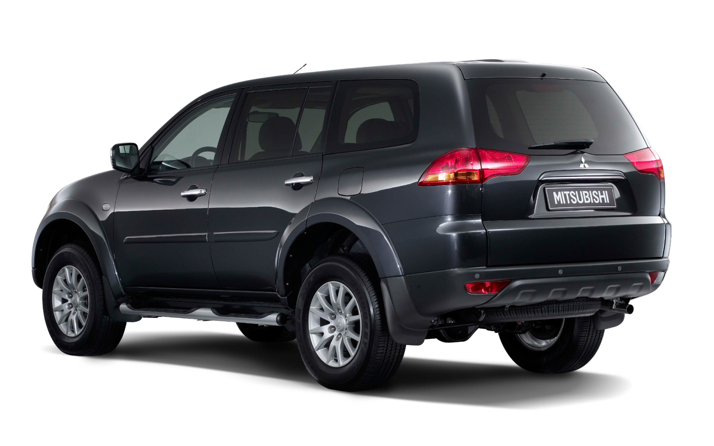 Надежная машина Mitsubishi Pajero Sport