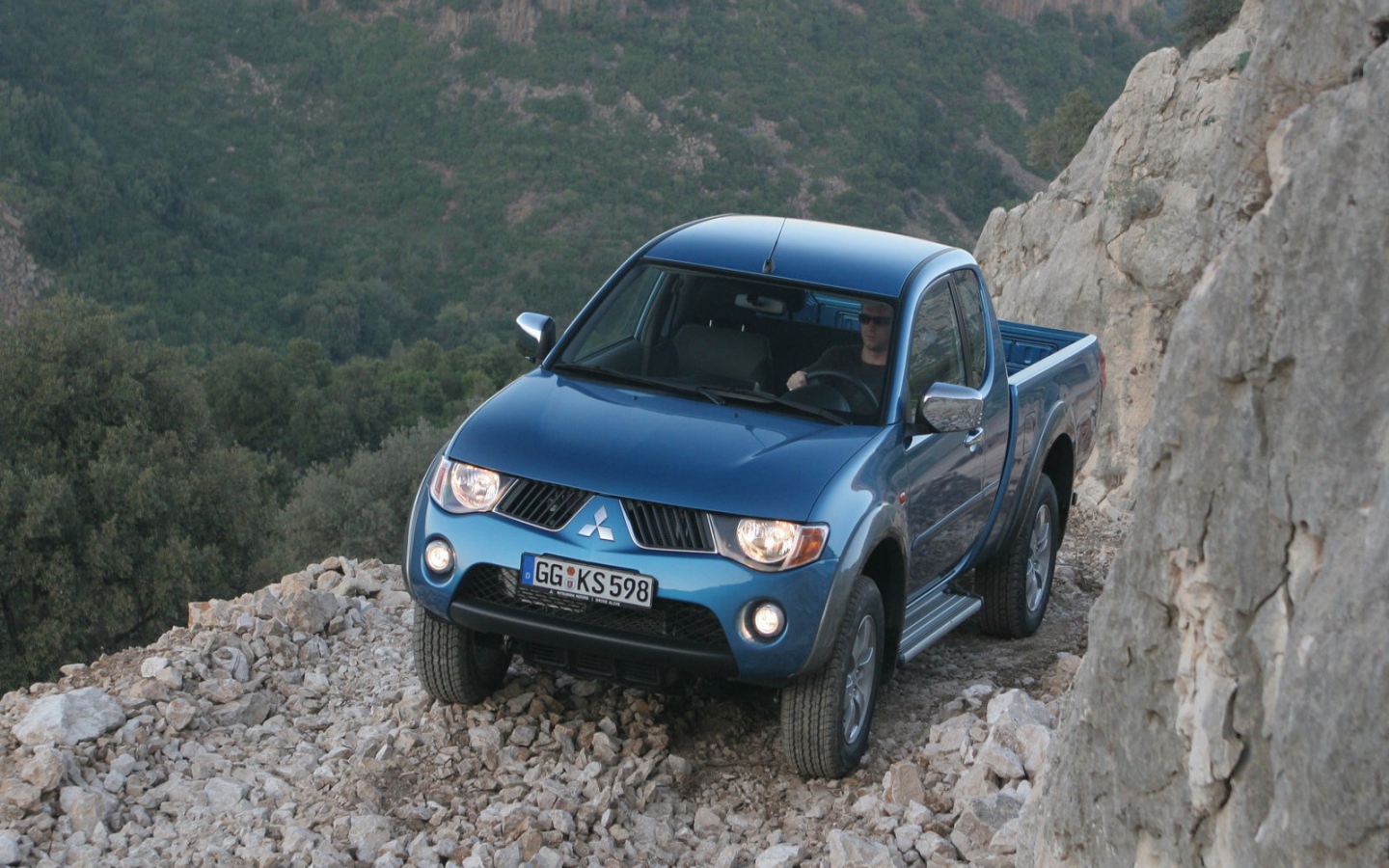 Тест драйв автомобиля Mitsubishi L200