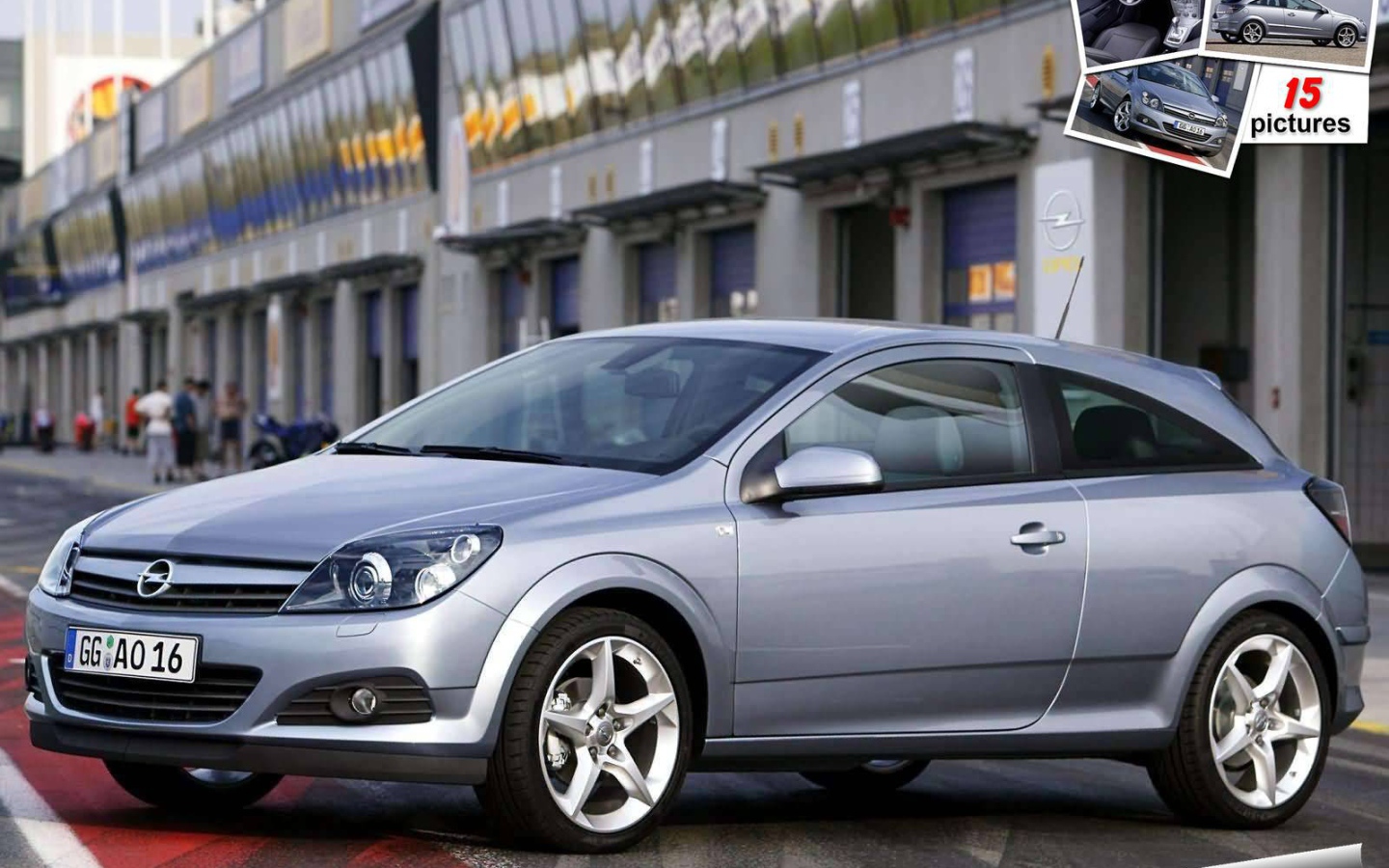 Красивый автомобиль Opel Astra GTC в Москве