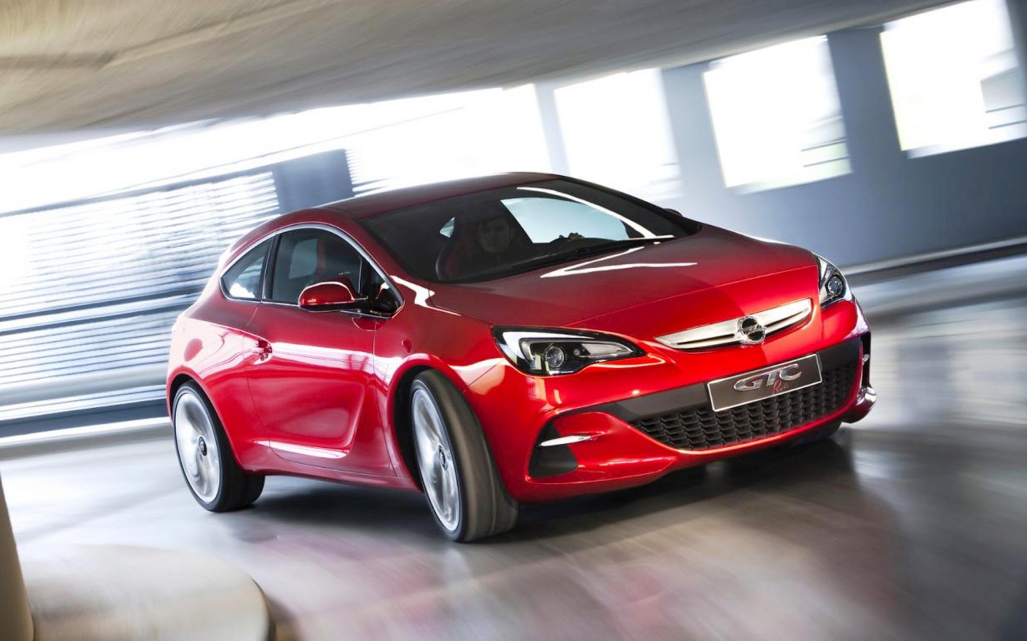 Новый автомобиль Opel Astra GTC 2014