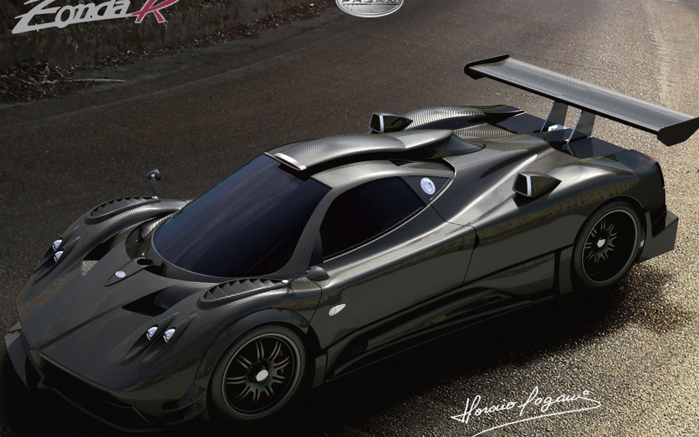 Автомобиль Pagani Zonda на дороге