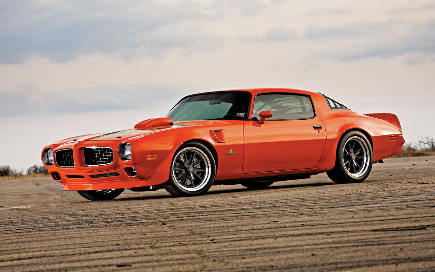 Новая машина Pontiac Trans Am