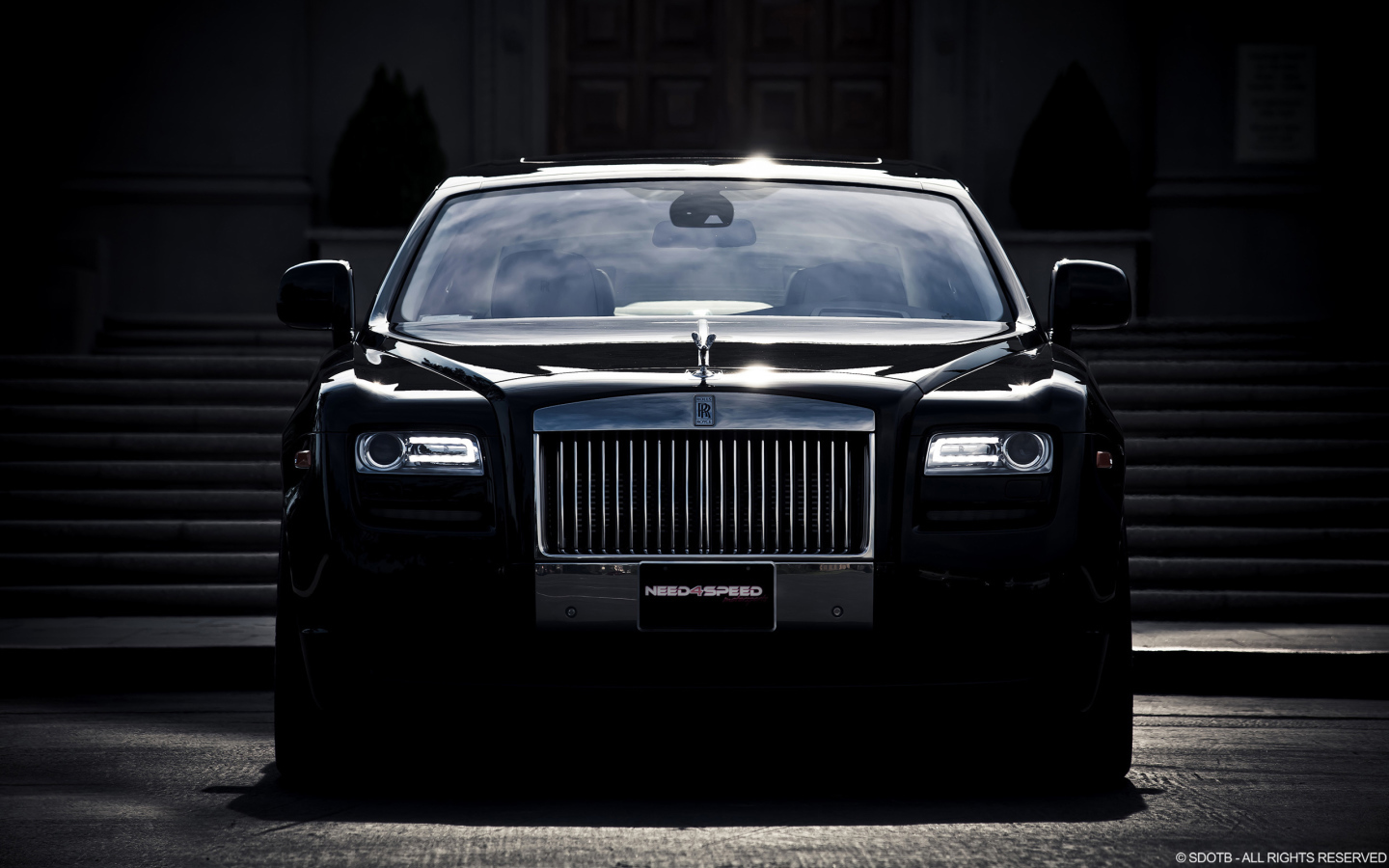 Надежная машина Rolls Royce Ghost