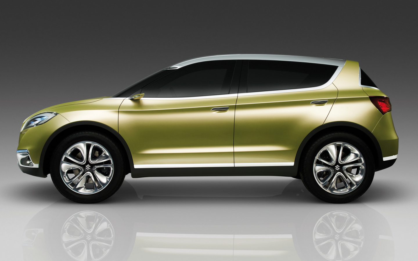 Надежный автомобиль Suzuki S-Cross 2014