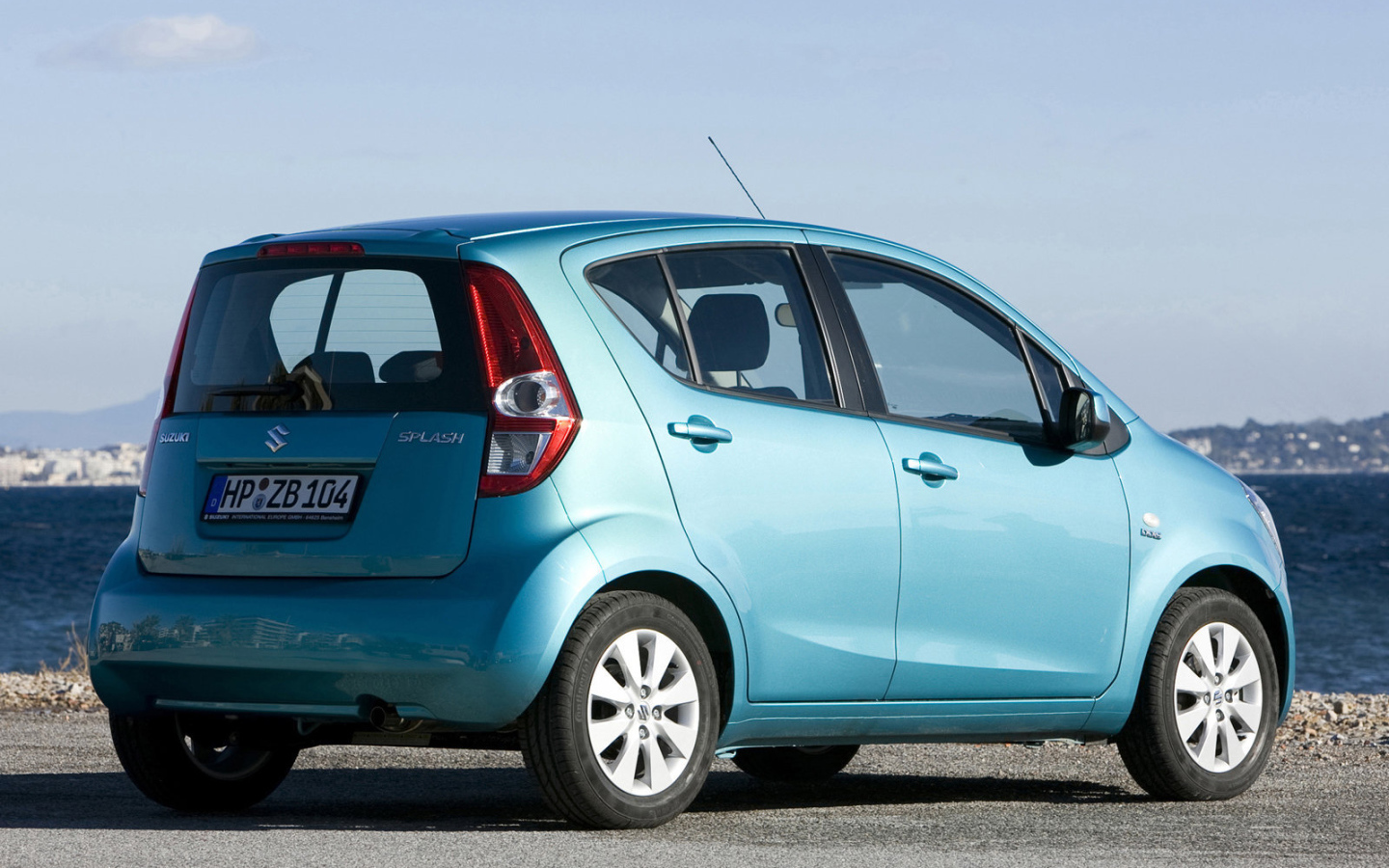 Надежный автомобиль Suzuki Splash