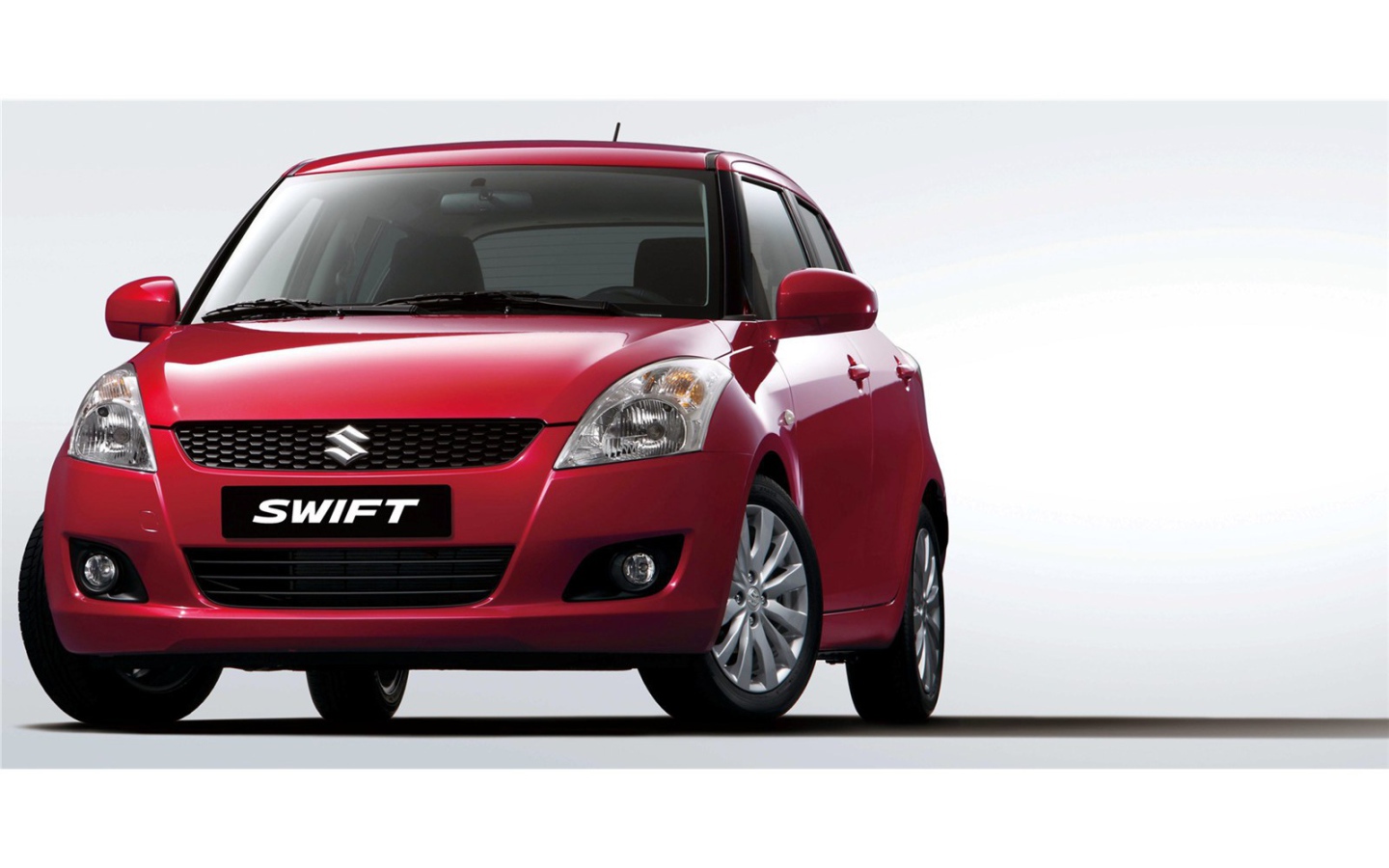 Автомобиль марки Suzuki модели Swift