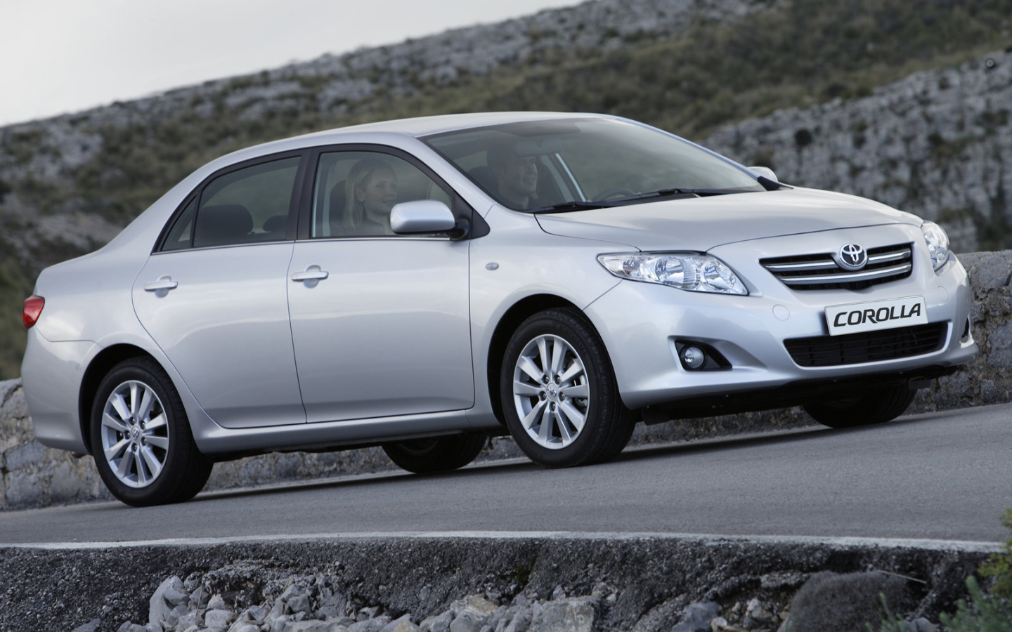 Надежный автомобиль Toyota Corolla