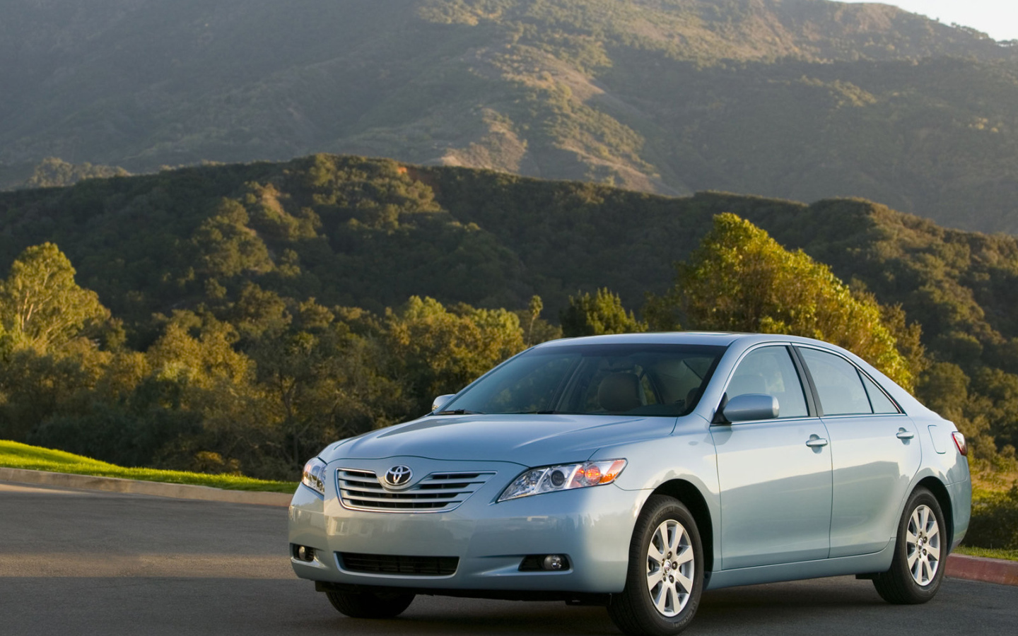 Надежная машина Toyota Camry