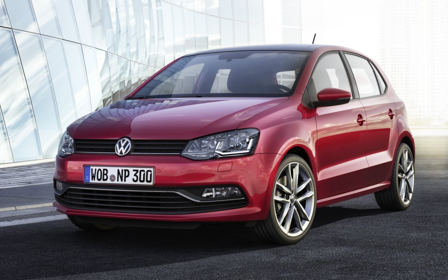 Красивый автомобиль Volkswagen  Polo (Поло) 2014 в Москве