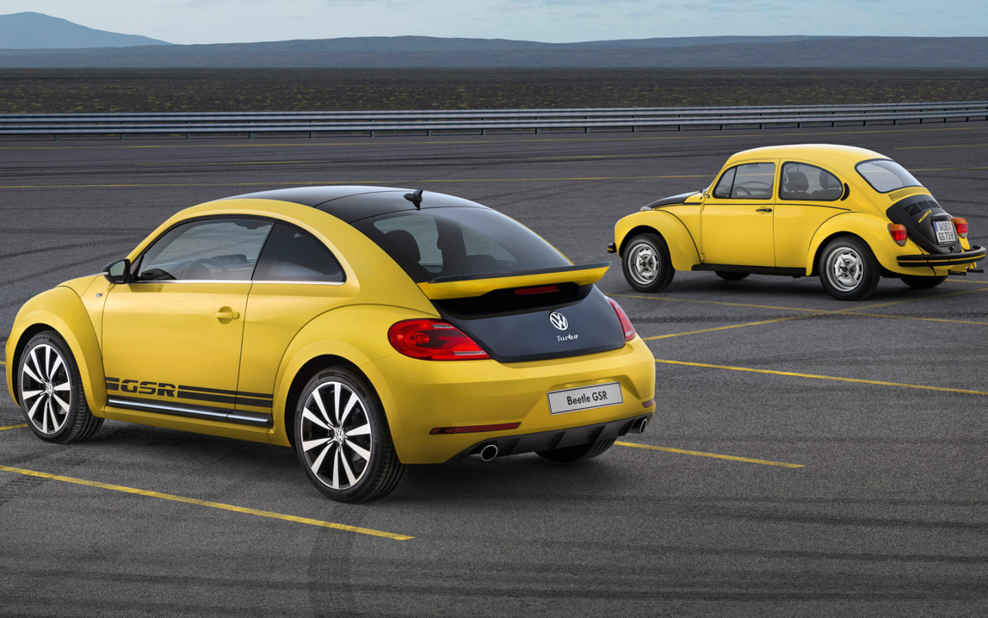 Надежная машина Volkswagen Beetle 2014