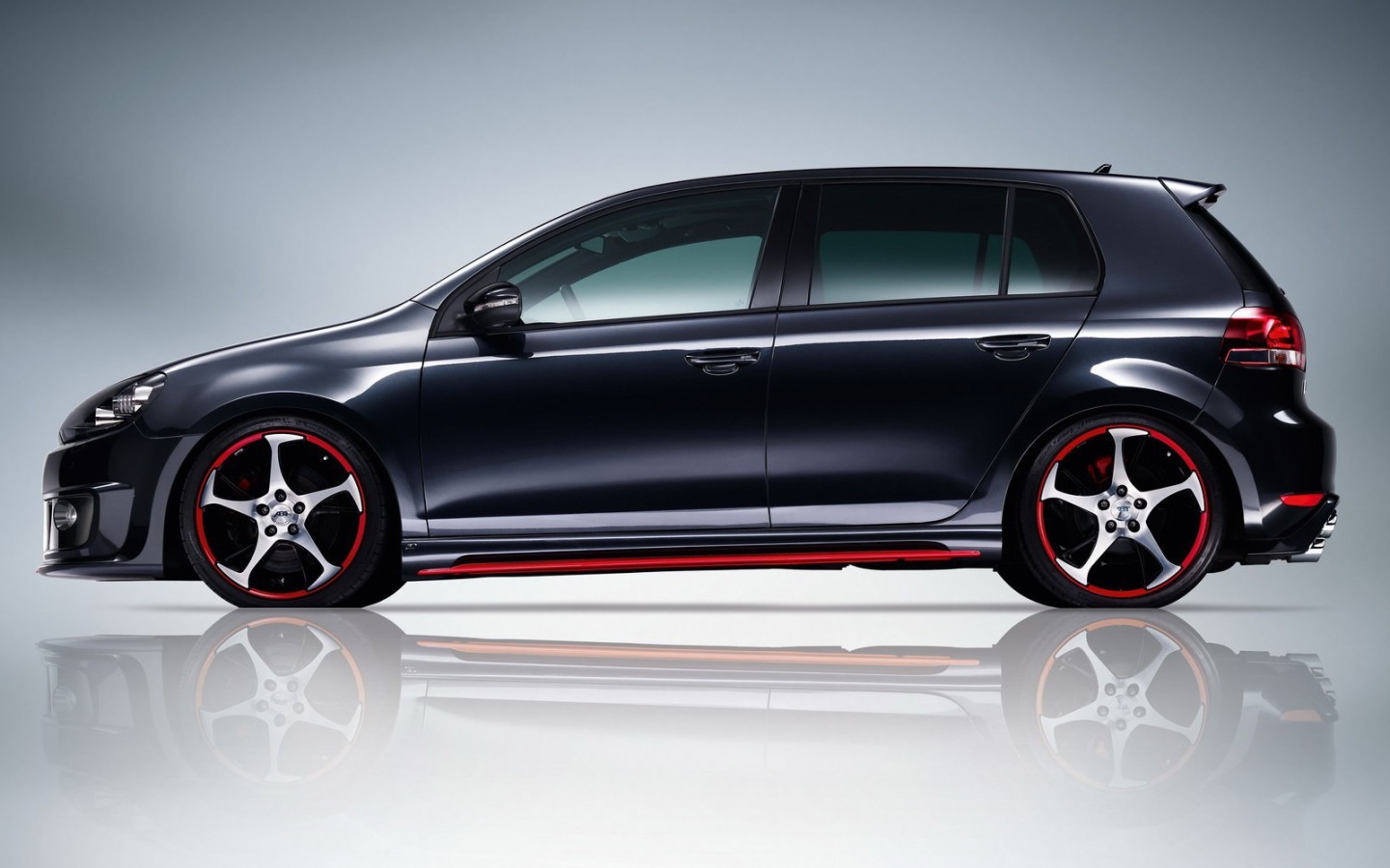Тест драйв автомобиля Golf GTI 2014 года