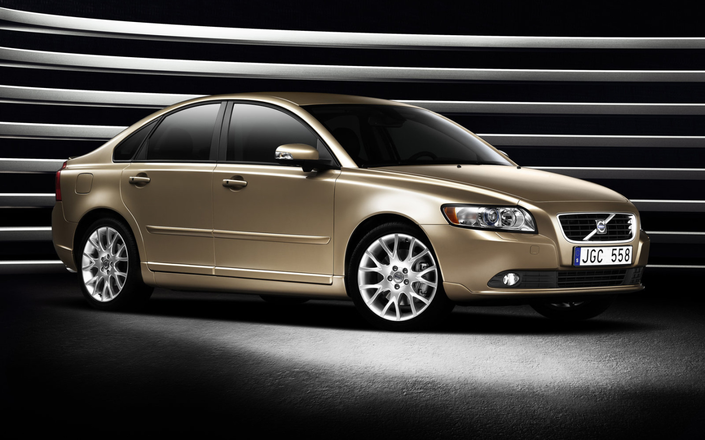  Красивый автомобиль Volvo s40