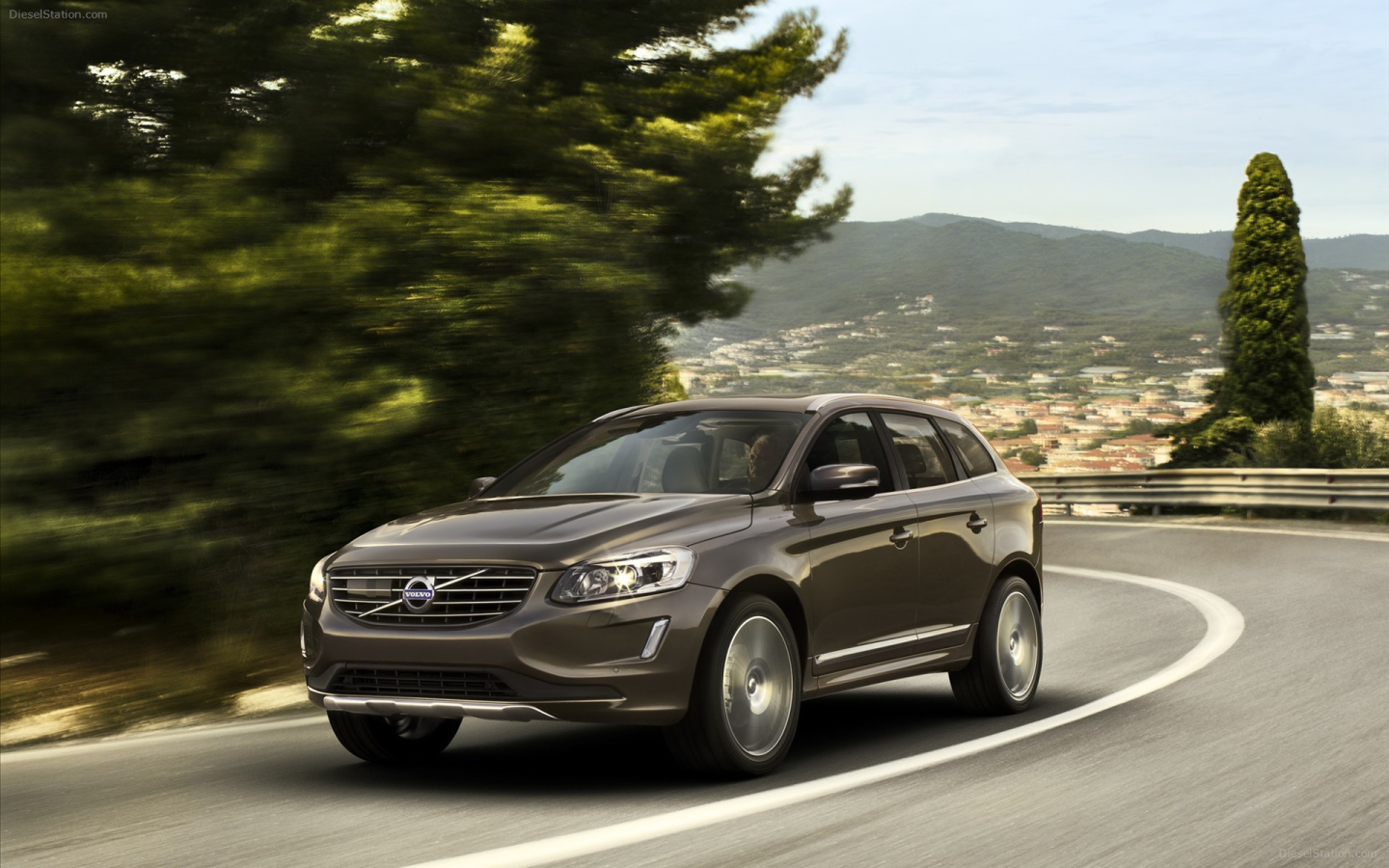 Красивый автомобиль Volvo xc60