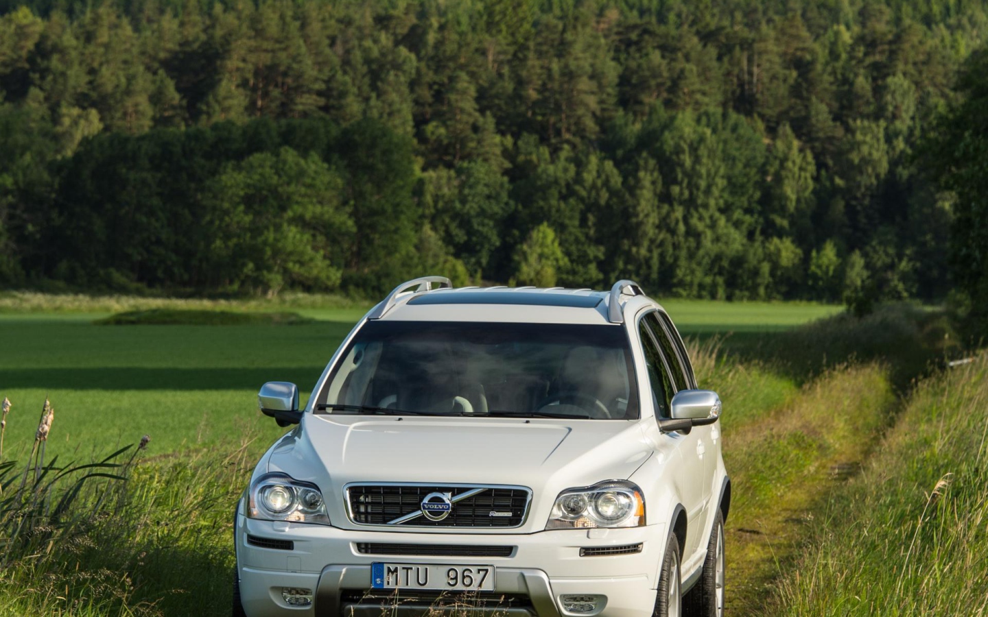 Надежный автомобиль Volvo  xc90 2014