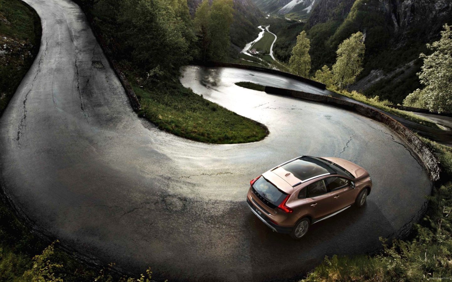  Надежная машина Volvo v40 Cross country