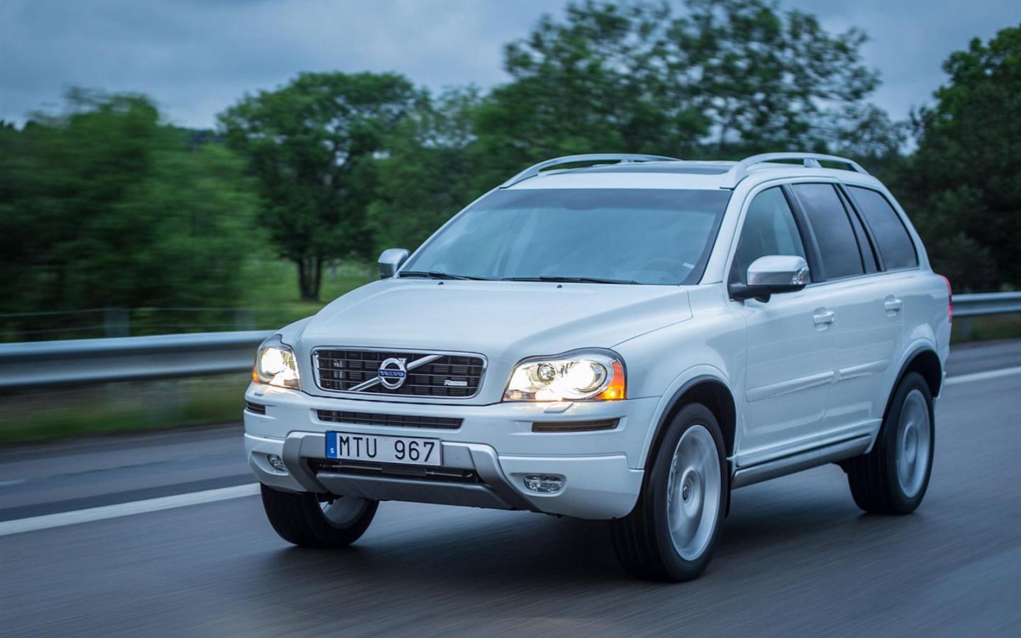 Новый автомобиль Volvo  xc90 2014