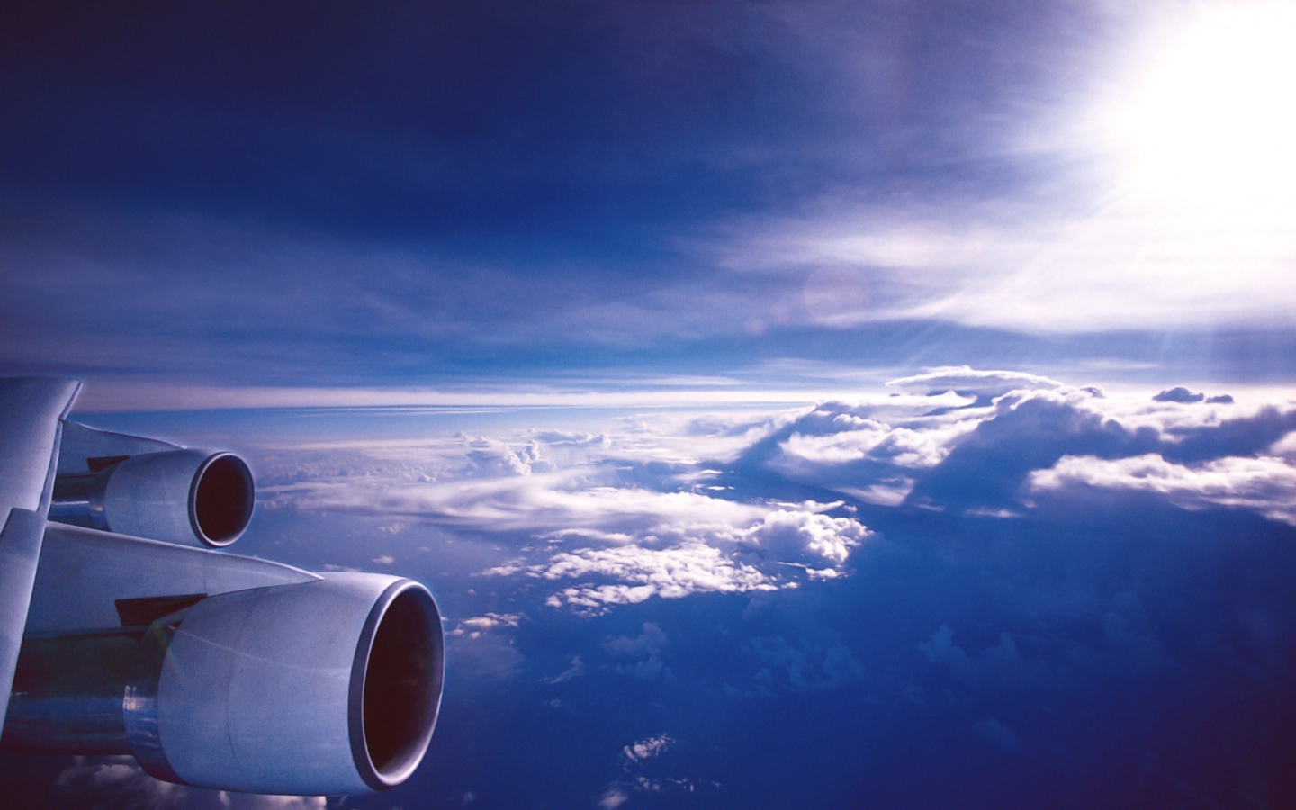 Полет над облаками