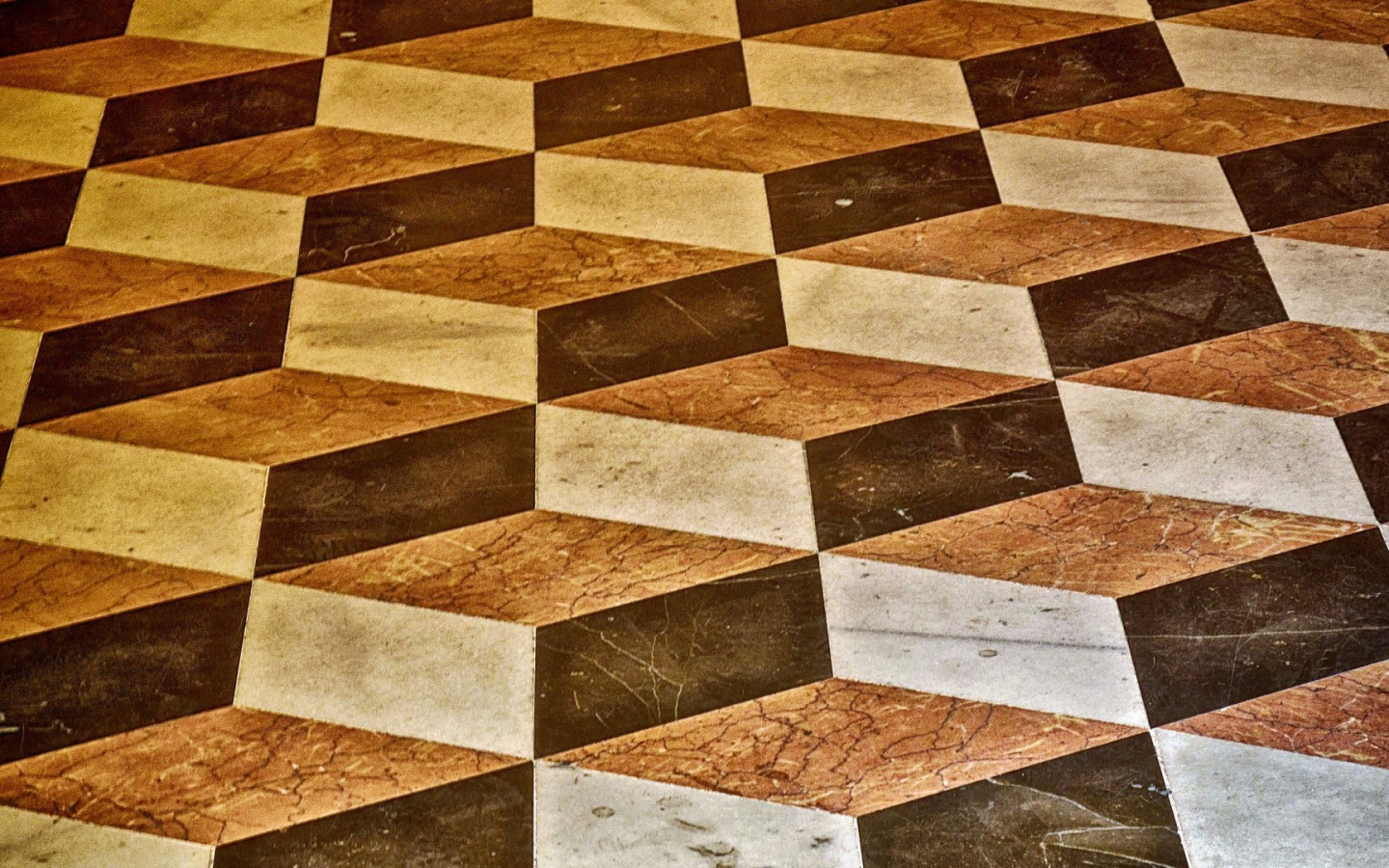 Плитка коричневая