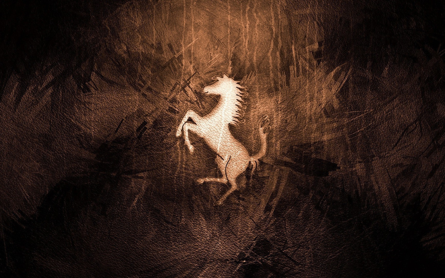 Bысеченая на камне лошадь