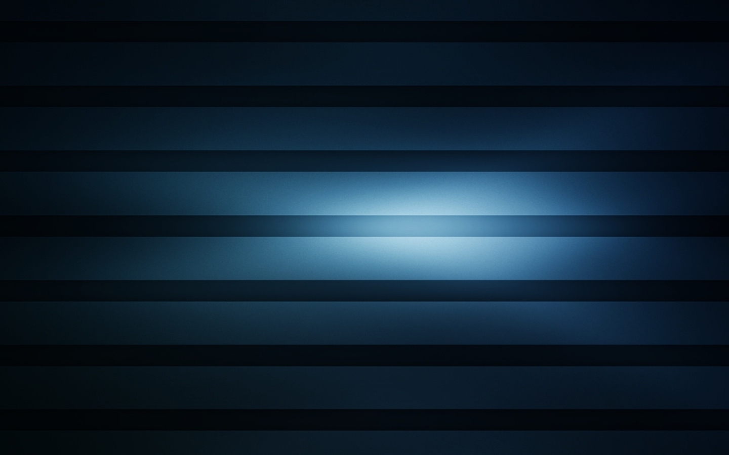 Темные полосы на синем фоне