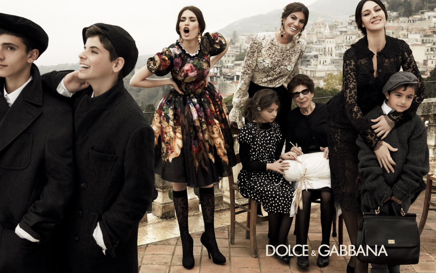 Одежда для всей семьи Dolce & Gabbana