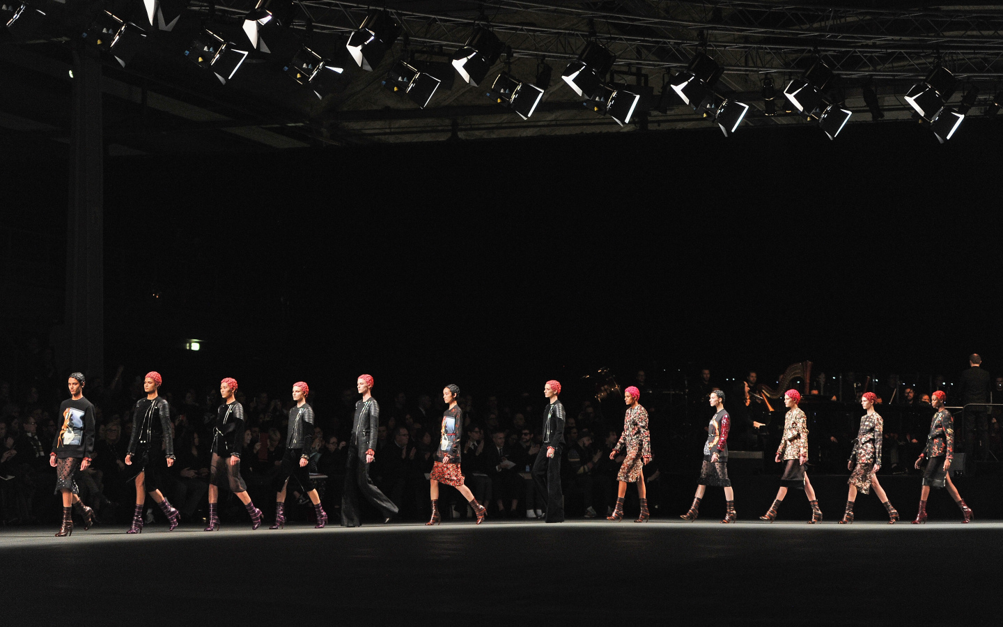 Показ мод Givenchy