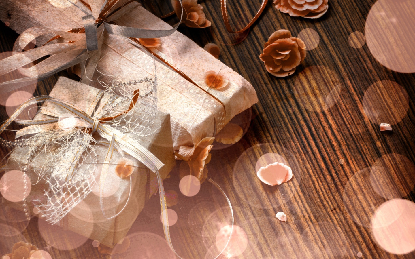 Коробки с подарками