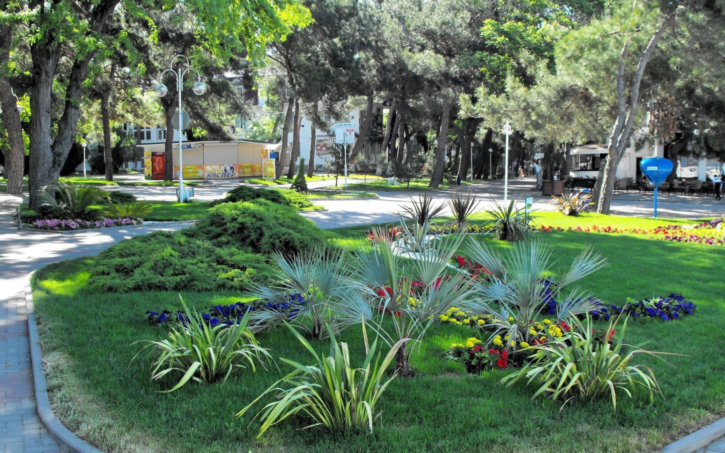 Клумба в городе