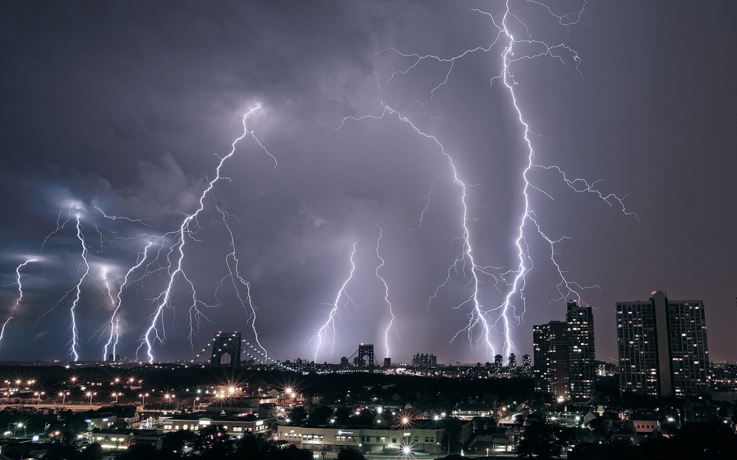 Гроза над городом