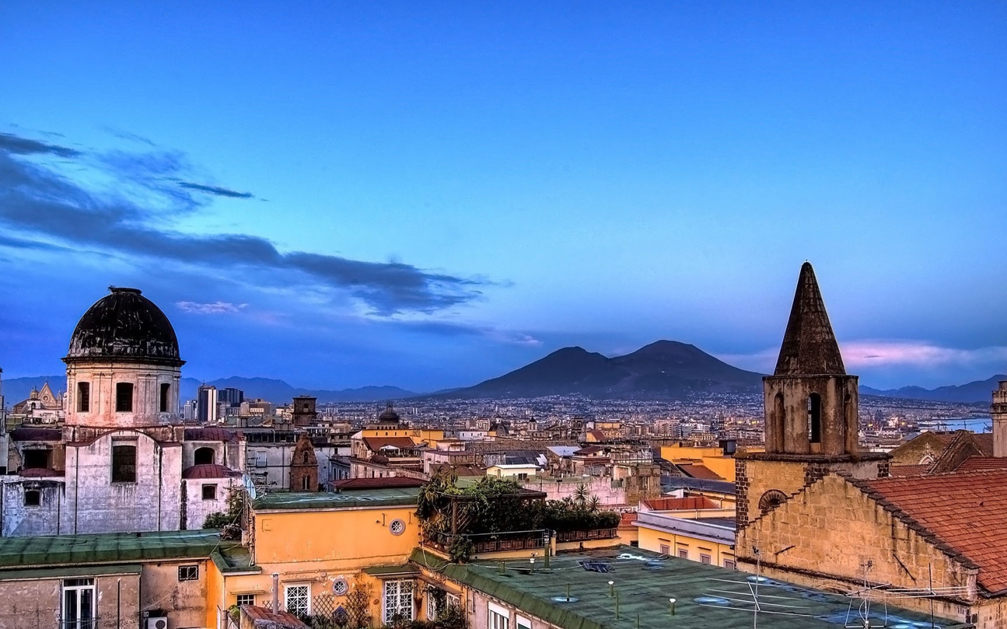 Городской пейзаж с крепостью