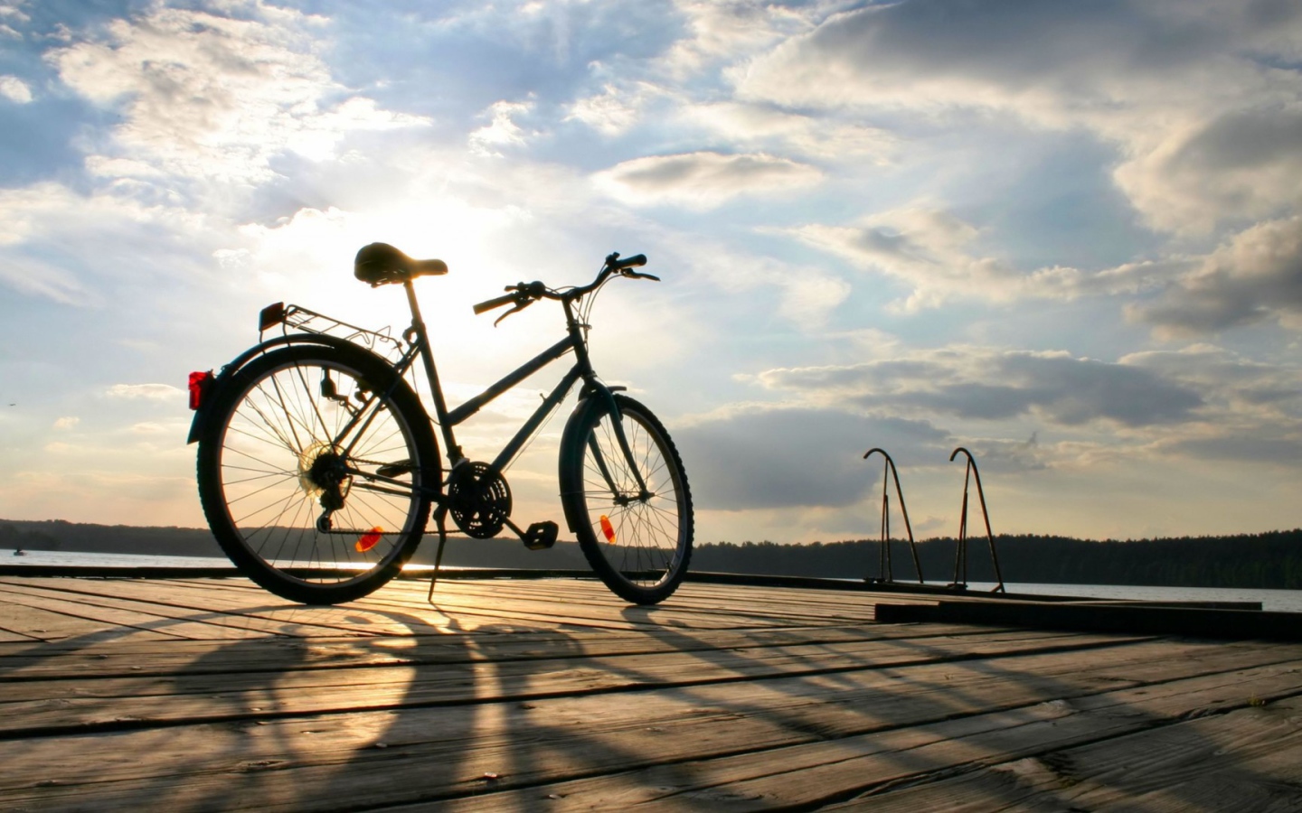 Велосипед на набережной