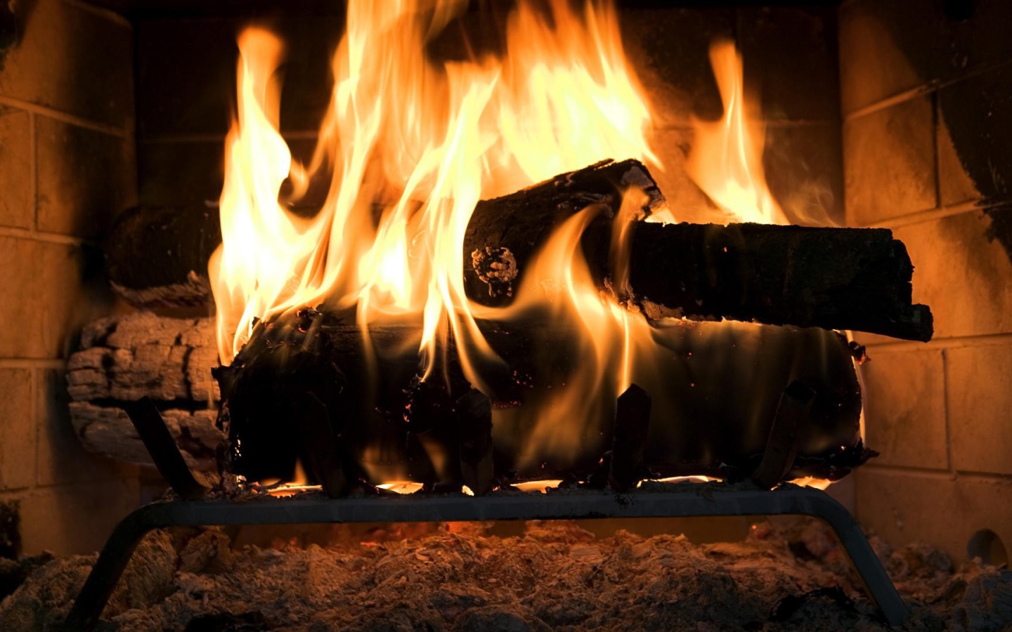Огонь в камине