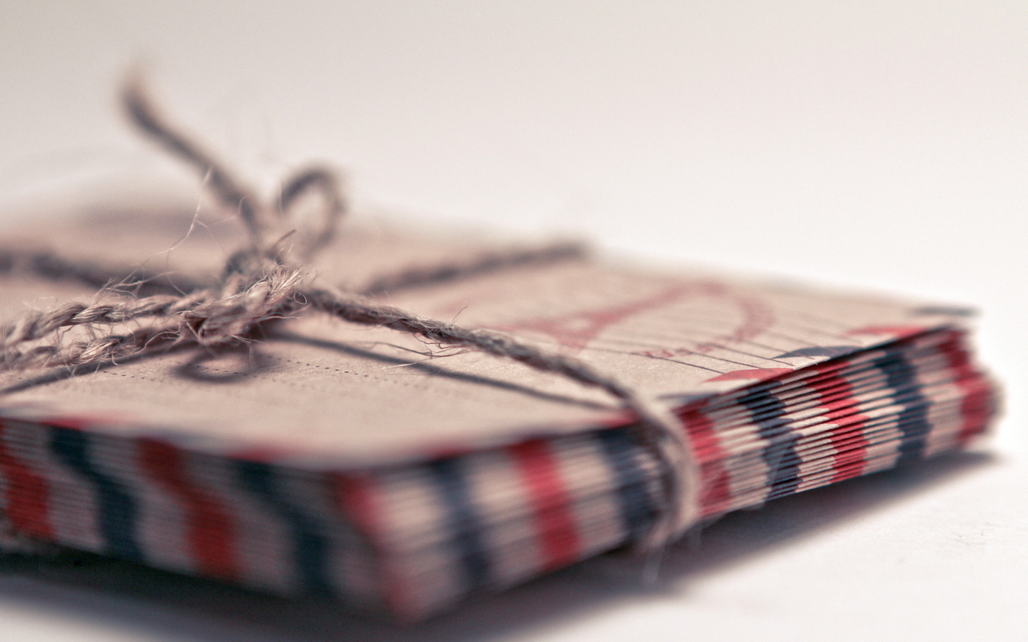 Конверты перевязанные веревкой