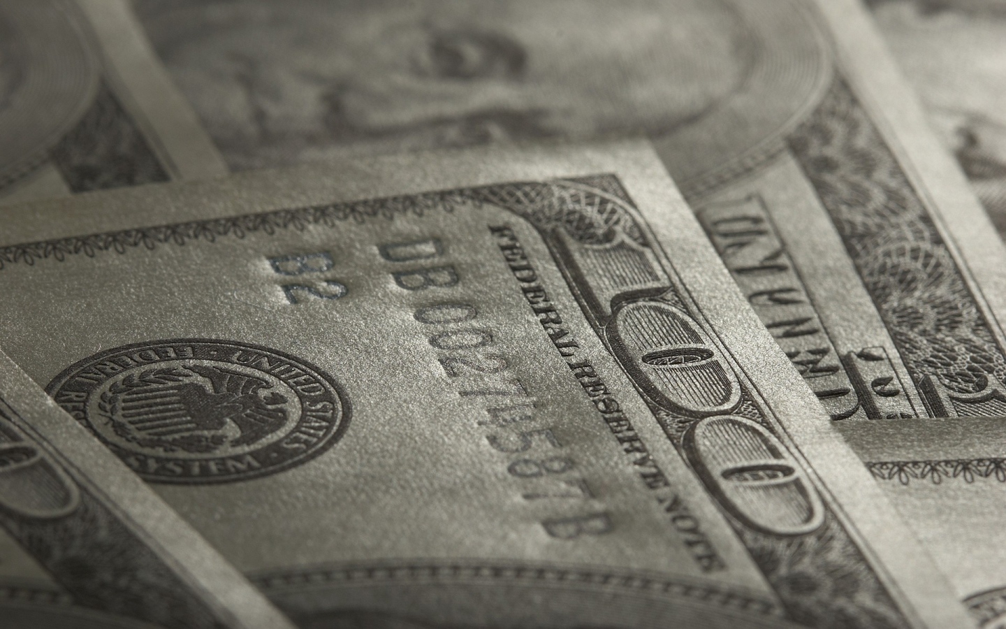 Сто долларов вблизи