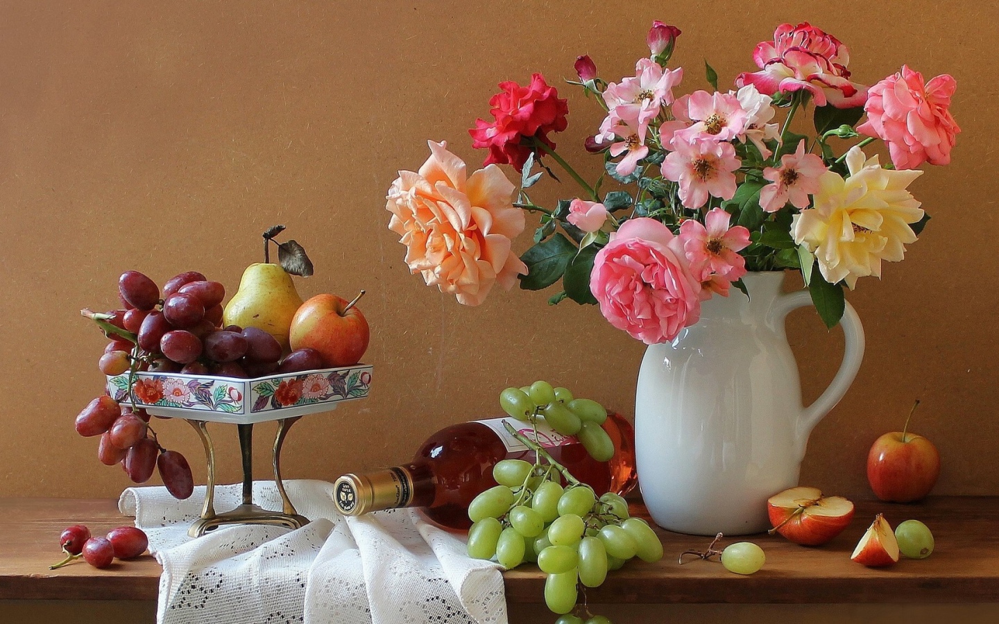 Натюрморт с фруктами