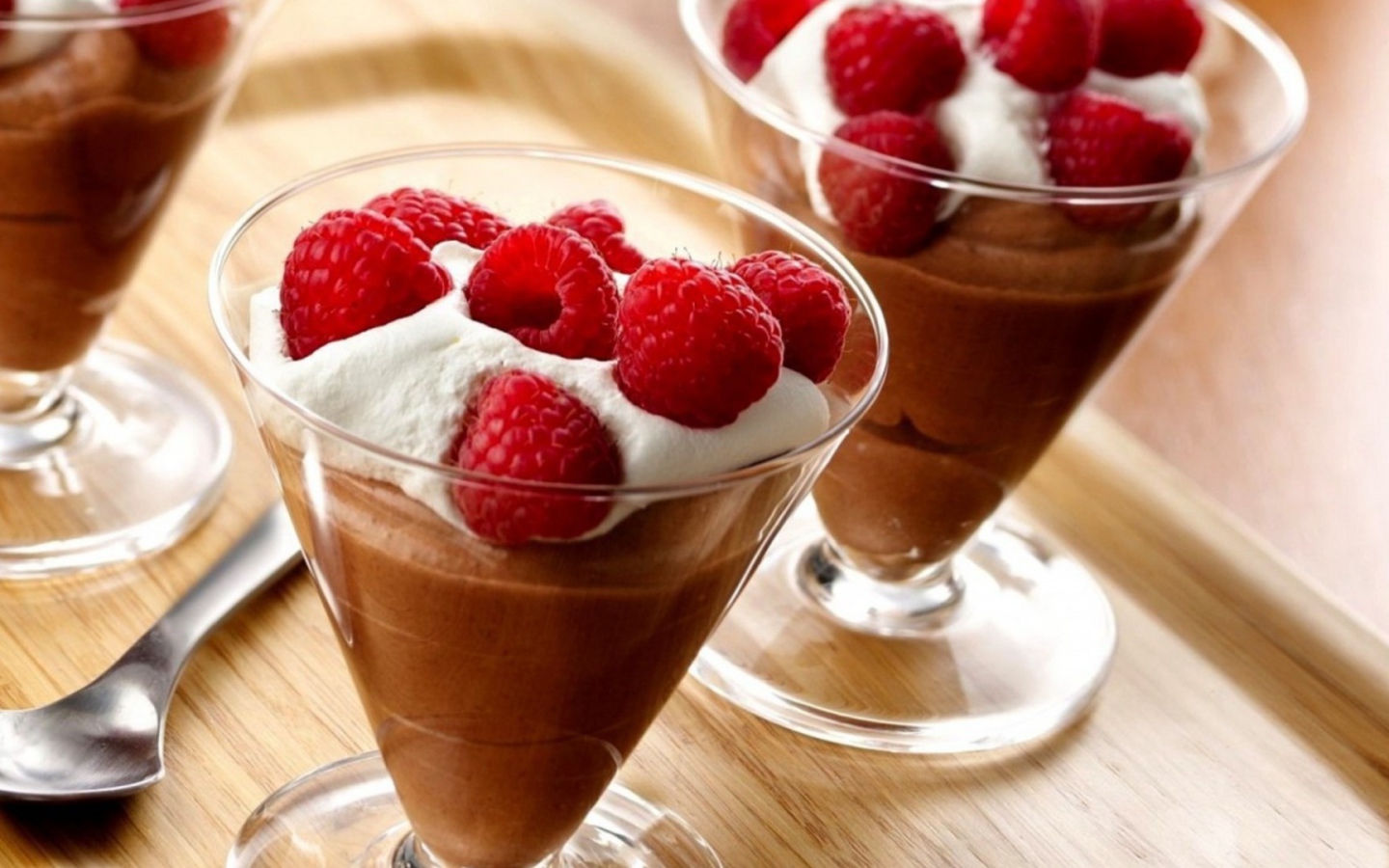 Малиновый десерт