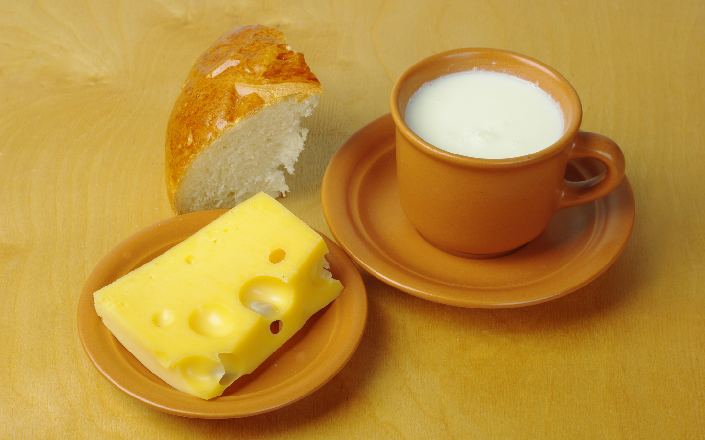 Чашка с молоком