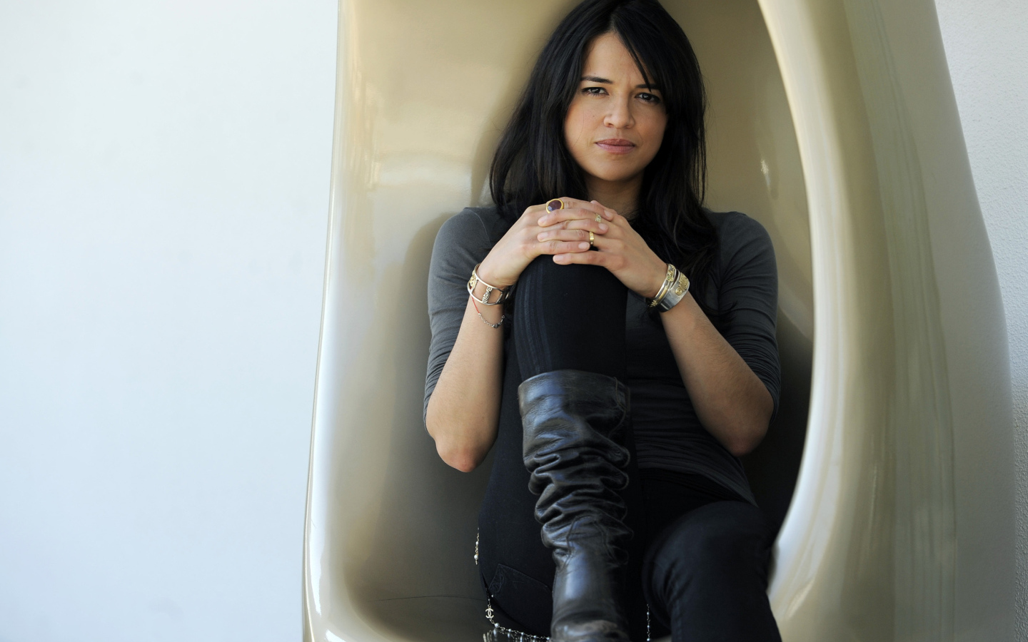 Популярная Мишель Родригес