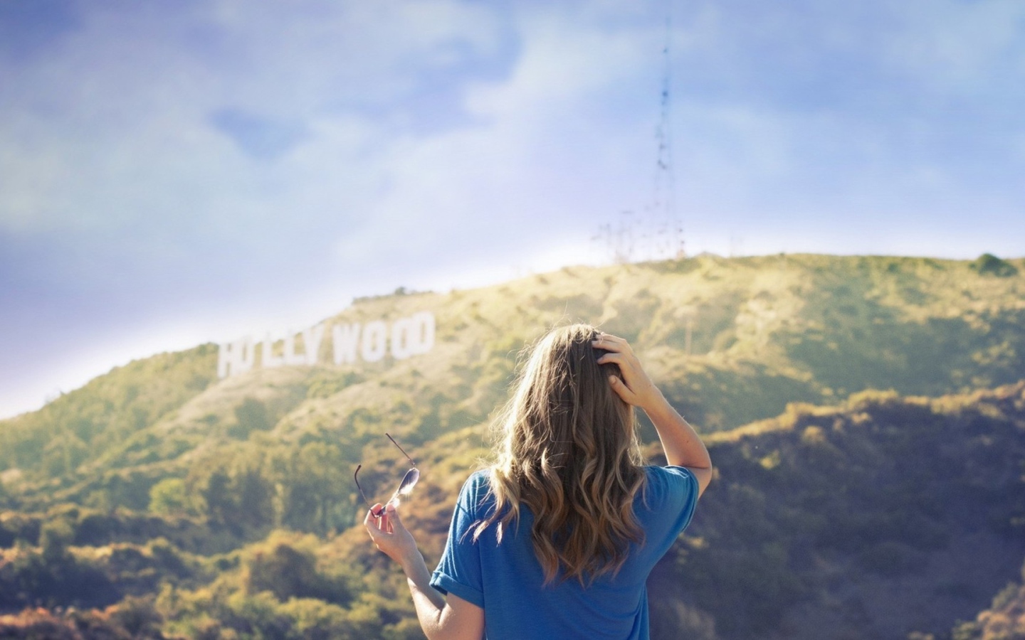 Девушка приехала в Голливуд