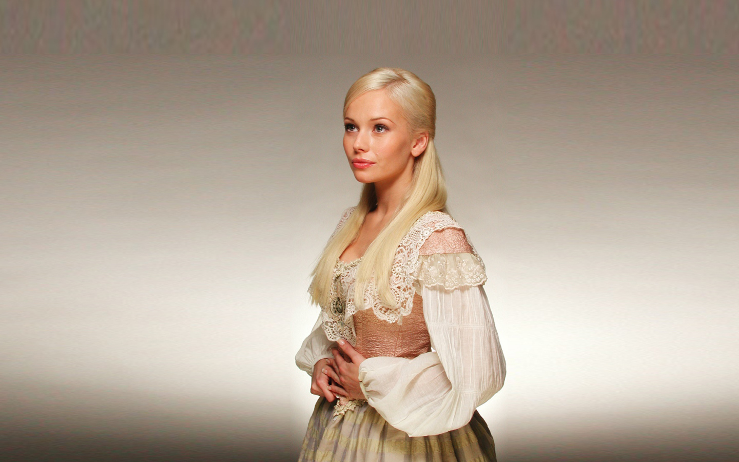 Известная модель Елена Корикова