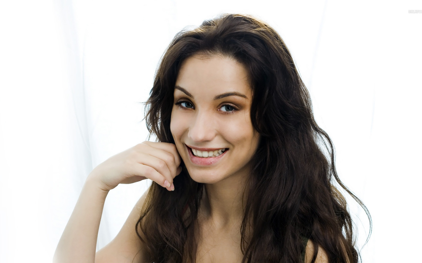 Очаровательная актриса Виктория Дайненко