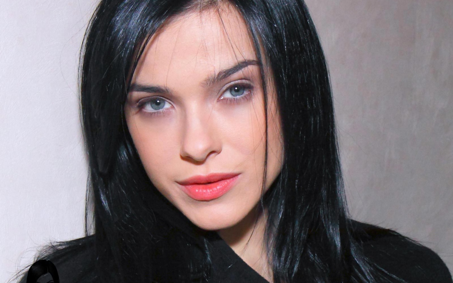 Знаменитая Елена Темникова