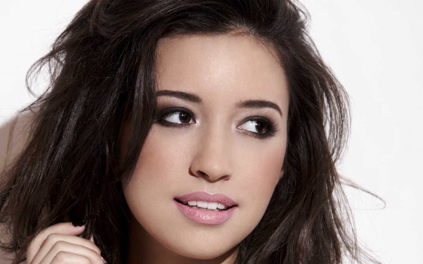 Популярная Кристиан Серратос