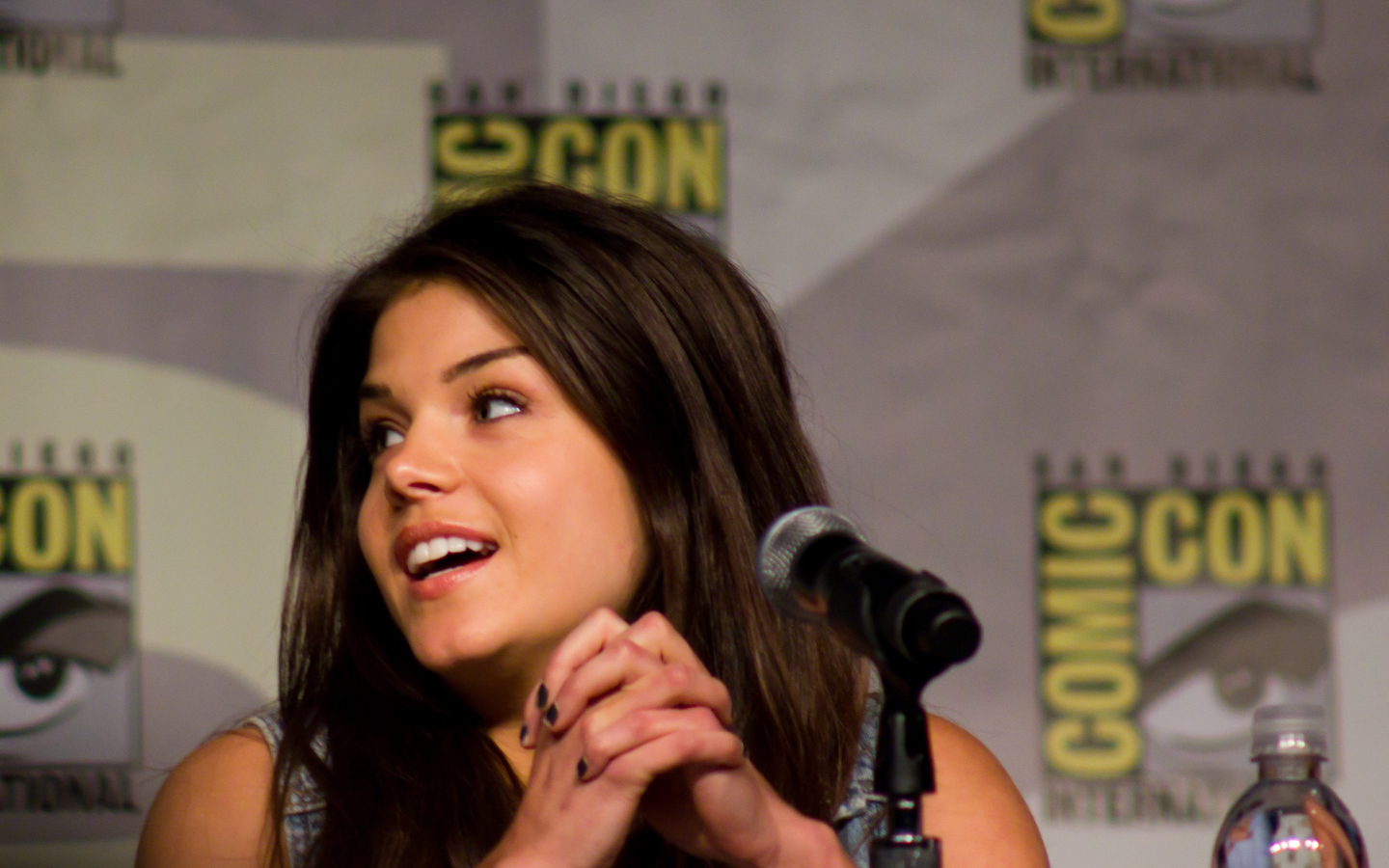 Актриса Мари Авгеропулос