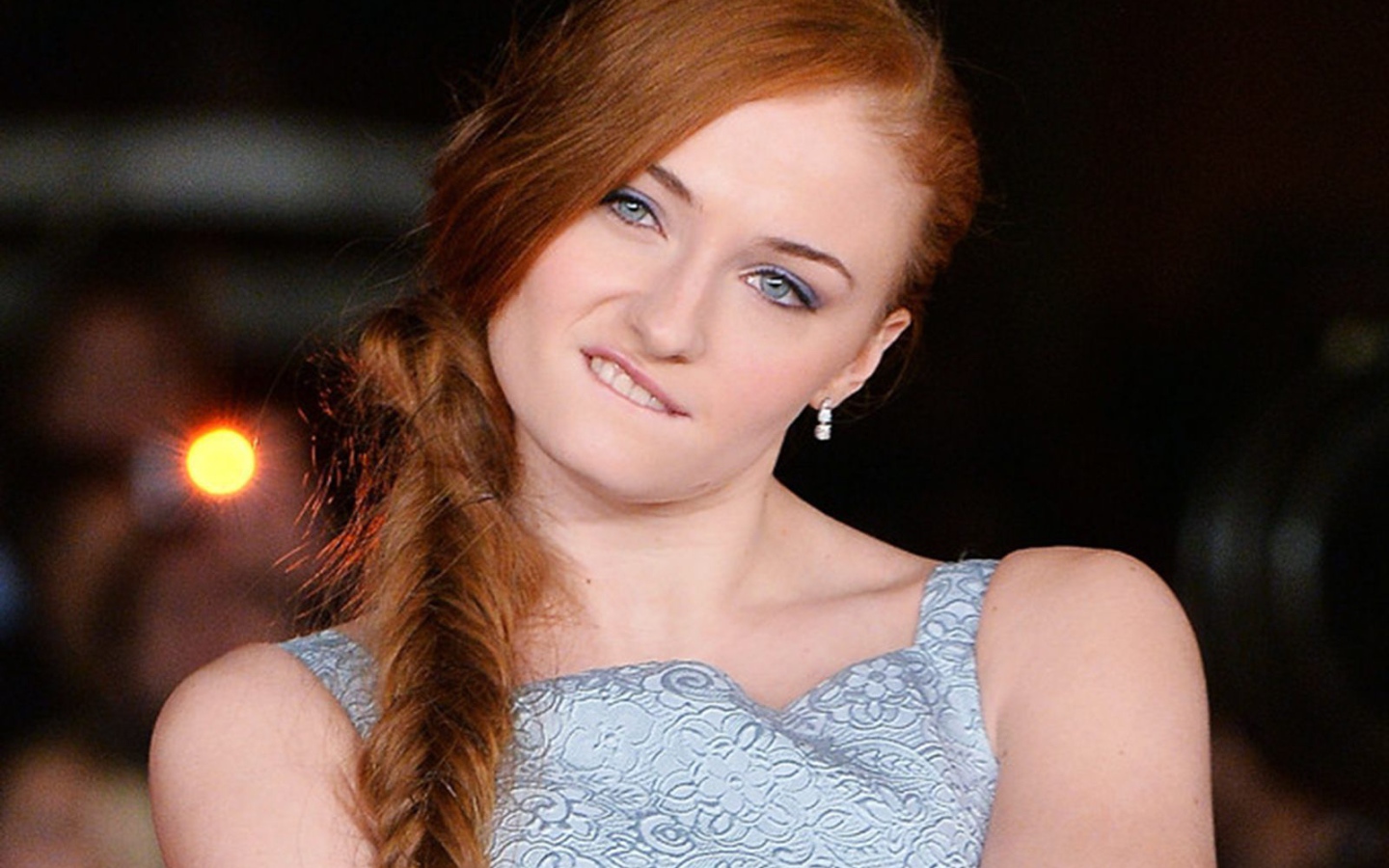 Красивая актриса Софи Тернер