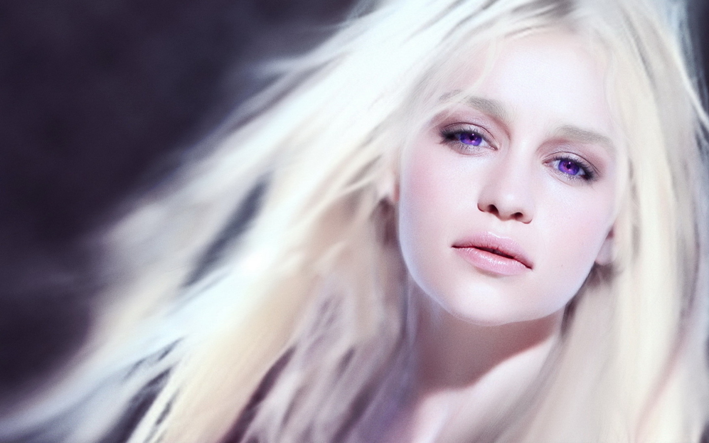 Знаменитая Эмилия Кларк