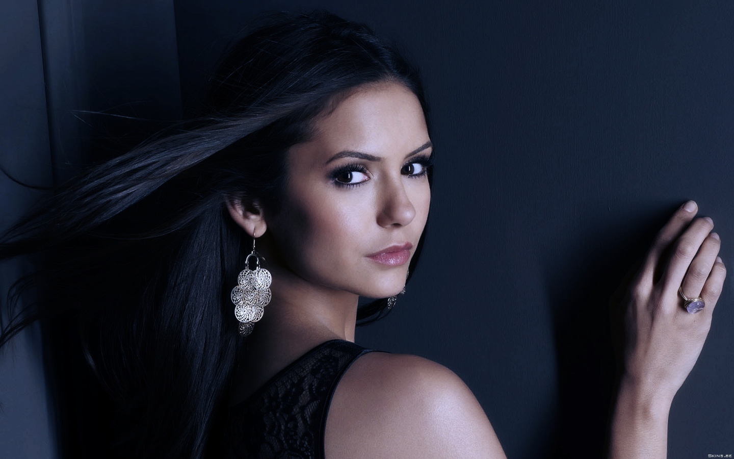 Знаменитая актриса Нина Добрев