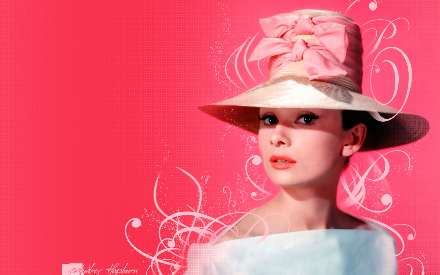 Аудри на розовом фоне