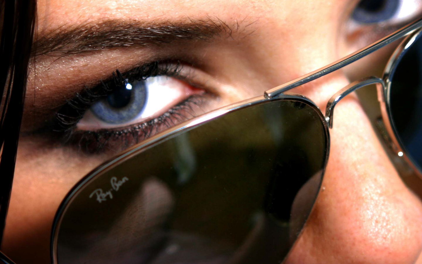 Взгляд поверх очков