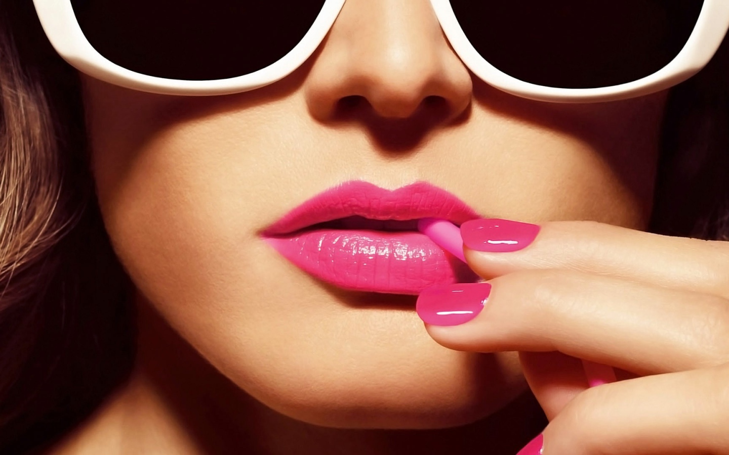 Розовый макияж
